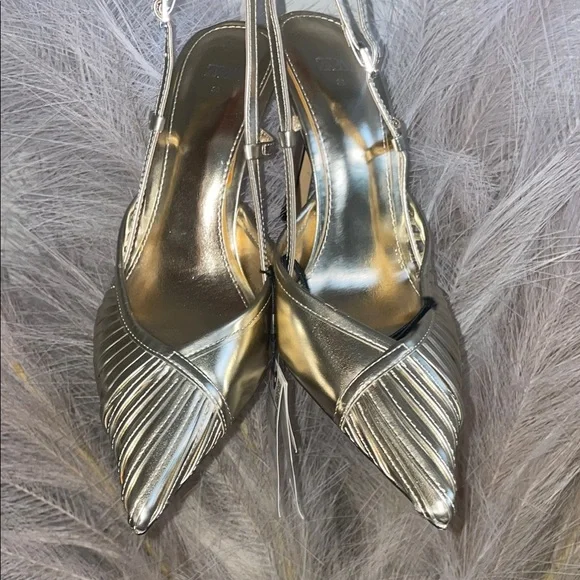 Zara Gold Pleated High Heels - Picture 1 of 4